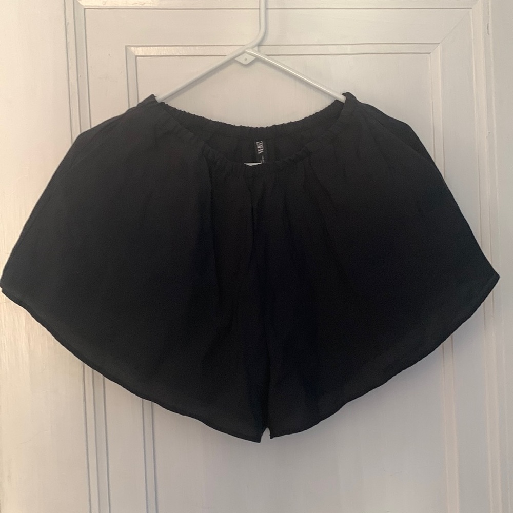 Zara Thin Black Flowy Shorts